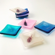 small-feather-dishes